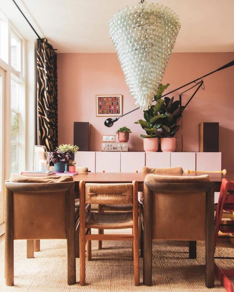 dining room with peach walls
